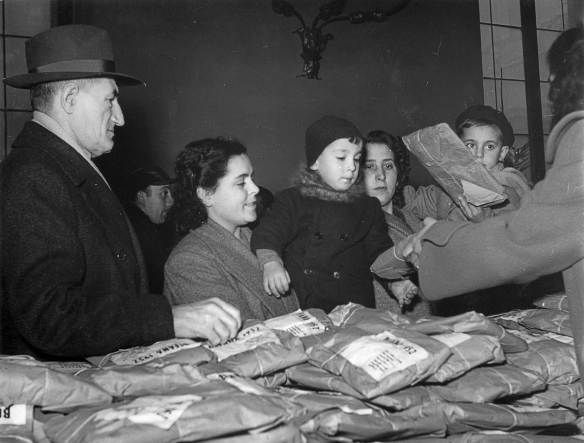 11. Gennaio 1952. La Befana della C.d.L. di Bologna.