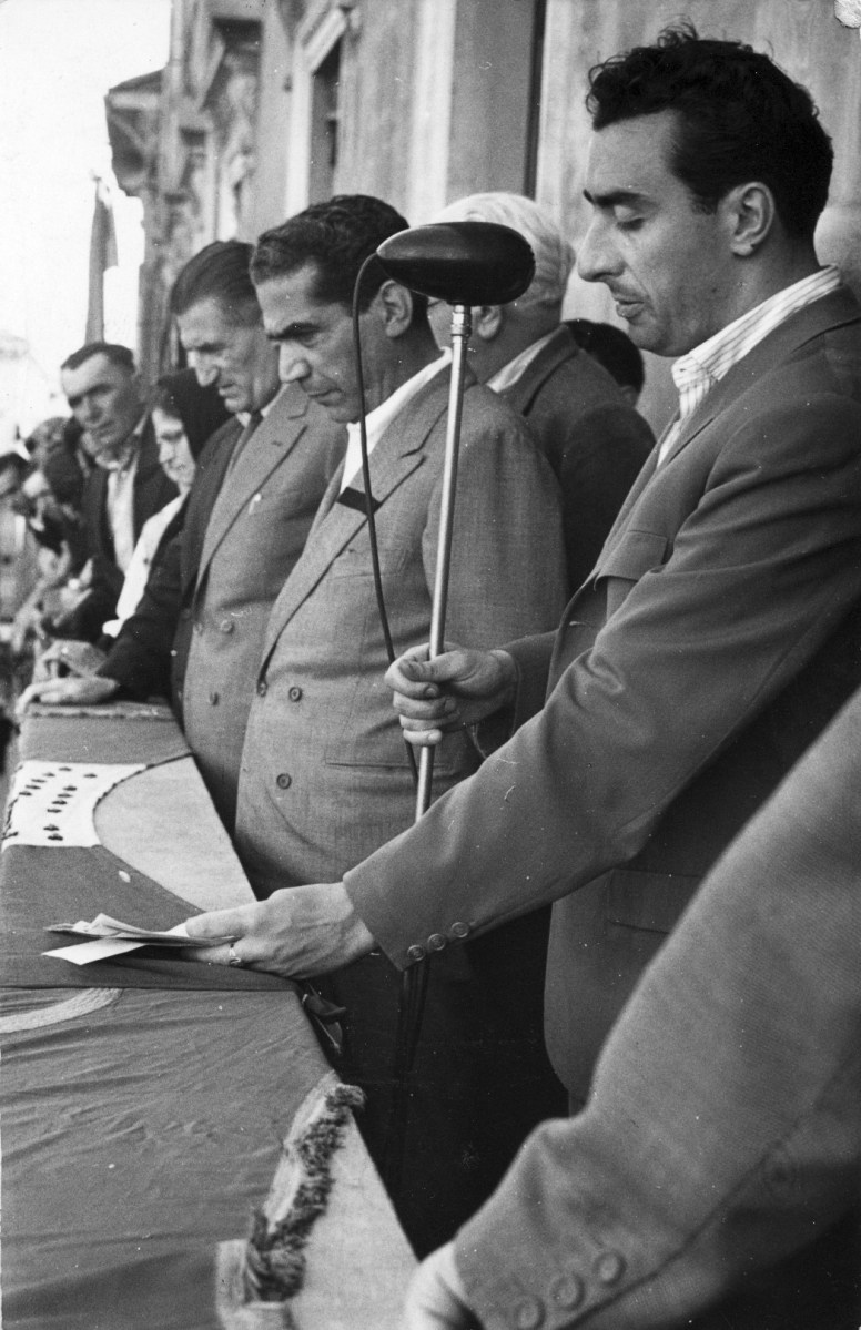 31. 8 giugno 1956. A S. Giovanni in Persiceto si celebra il 7° anniversario della morte di Loredano Bizzarri.